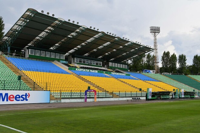 ФОТО. Карпати провели оновлення легендарного стадіону