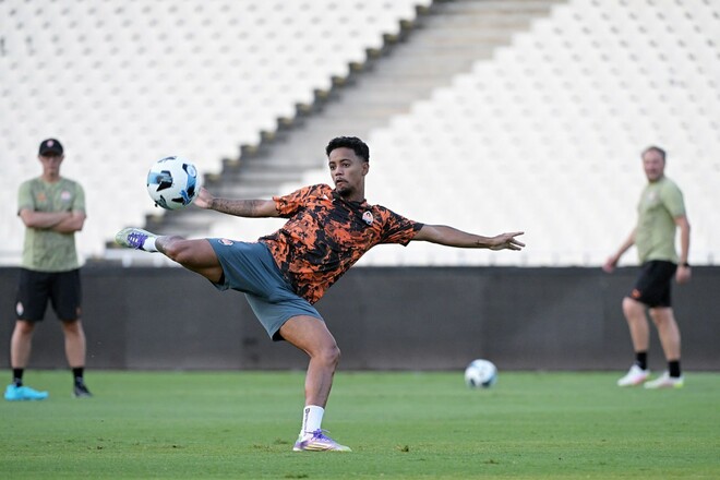 ФОТО. Шахтер провел тренировку на Олимпийском стадионе в Афинах