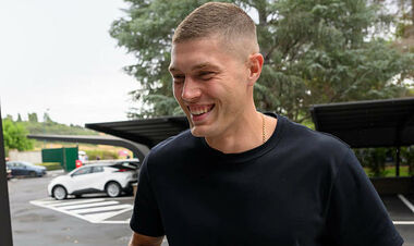 ВИДЕО. Дождь не помеха. Как Довбик остался дорабатывать после тренировки