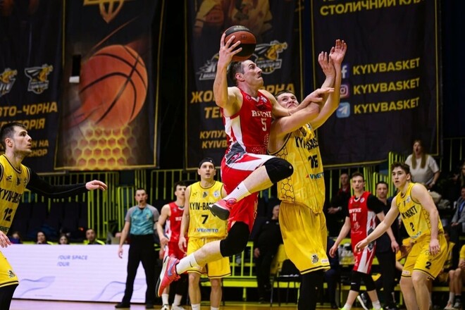 Клубы Суперлиги согласились играть матчи в прифронтовых регионах