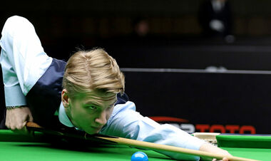 Юлиан Бойко – Лю Венвей. Старт Saudi Arabia Masters. Смотреть онлайн LIVE