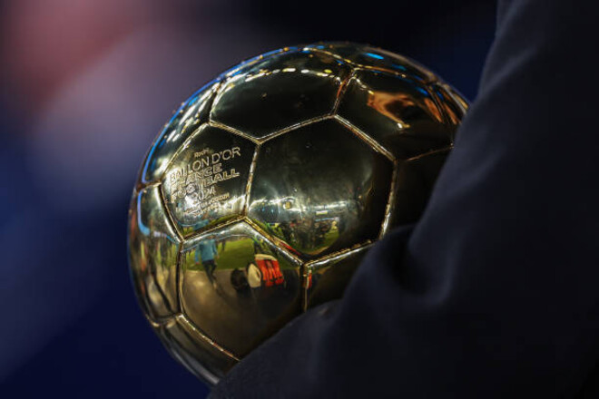 Кто из футболистов чаще всего попадал в номинацию на Золотой мяч?