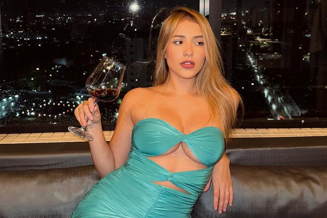 ФОТО. Дівчина футболіста Шахтаря опублікувала відверті кадри