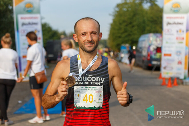 Схилимо голови. Чемпіон України з легкої атлетики поліг на Луганщині