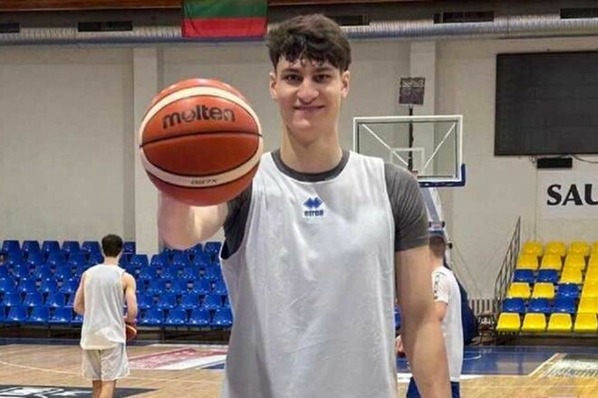 Сын Виталия Кличко стал вице-чемпионом молодежного чемпионата Франции