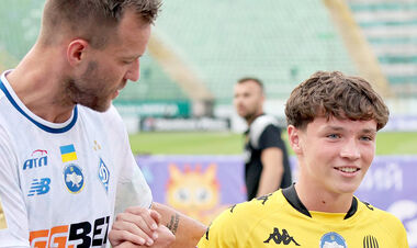 Послесловие к фото дня. В День рождения Дзюринца Ярмоленко играл в Харькове