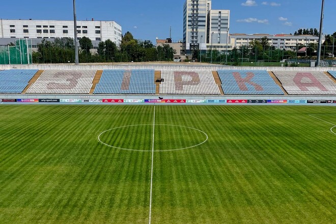 Всем в укрытие. Матч между Полтавой и Вересом остановлен из-за тревоги