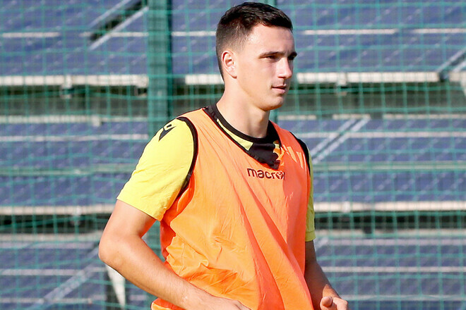 ВИДЕО. 2:0 во Львове. Рух помог Динамо и забил в собственные ворота