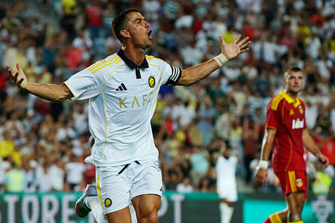 Роналду відреагував, що його не включили у список номінантів Золотого м'яча