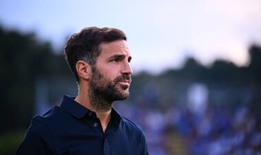 Фабрегас подписал в Комо 36 игроков за последние два сезона