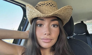 ФОТО. Дівчина футболіста Барселони рознесла Instagram своєю красою