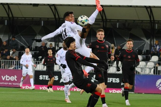 Матч Кривбас – Металіст 1925 призупинено через повітряну тривогу