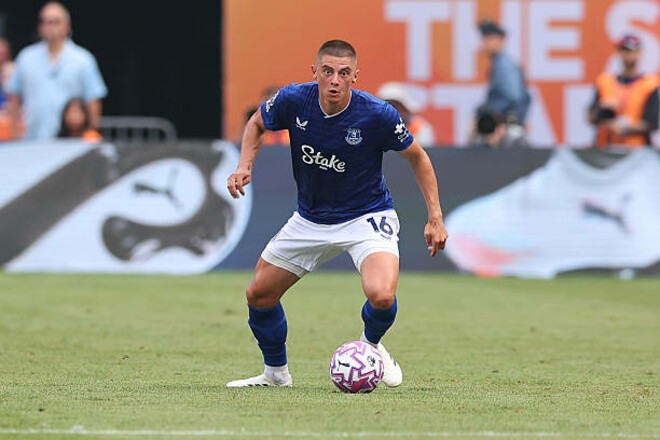 Стало известно, сколько пропустит Миколенко после ужасной травмы