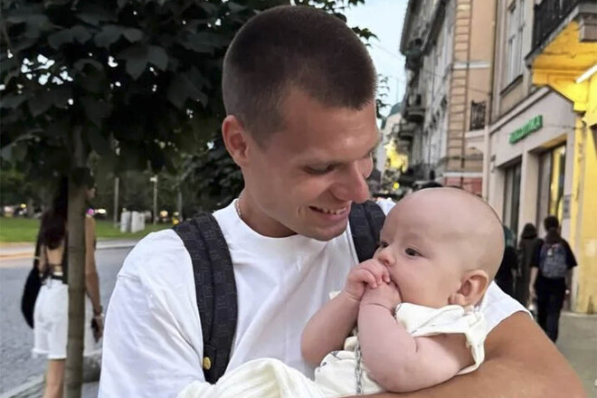 ФОТО. Футболіст Динамо зворушив фанатів ніжним знімком із сином