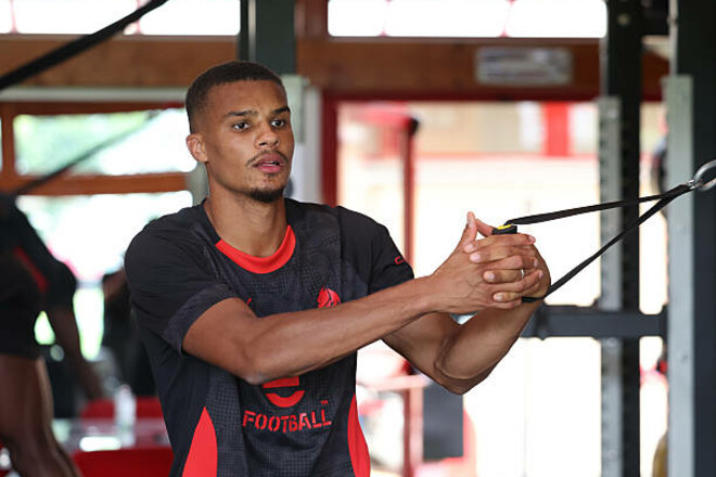 Угода на 40 мільйонів. Ньюкасл погодив з Міланом трансфер захисника