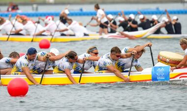 ФОТО. Гребля на лодках Дракон. Украинцы собрали урожай медалей в Китае