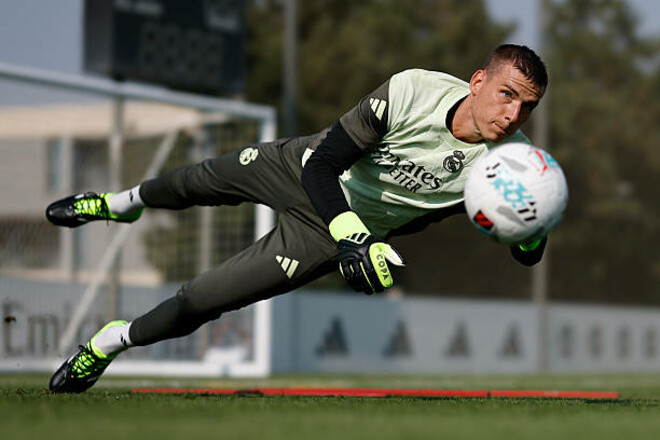 Лунина хочет вырвать из Реала легендарный тренер. Украинцу дадут играть