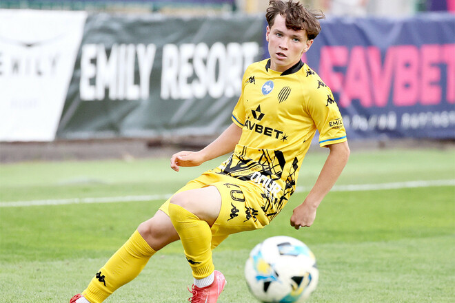 ДЗЮРИНЕЦЬ: «Дуже радий дебютувати проти Динамо. Зробив фото з Ярмоленком»