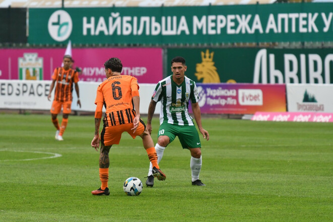 «Высокий уровень». Срна разнес судейство матча Карпаты – Шахтер