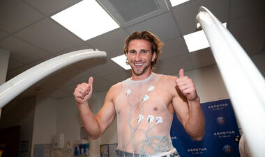 ФОТО. К тренировкам готов. Забарный прошел медосмотр в ПСЖ