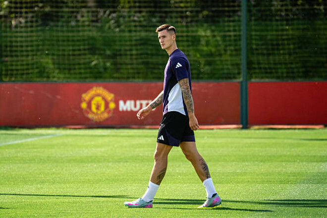 Шешко і Хойлунд: за якими показниками словак випереджає свого одноклубника?