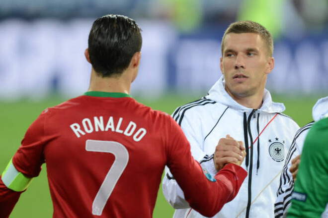 Два игрока Евро-2004 до сих пор играют. Кто они?