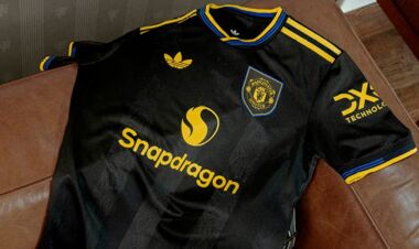 ФОТО. Ман Юнайтед представил третий комплект формы на следующий сезон