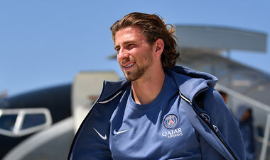 ВИДЕО. Забарный вместе с ПСЖ отправился на матч за Суперкубок УЕФА