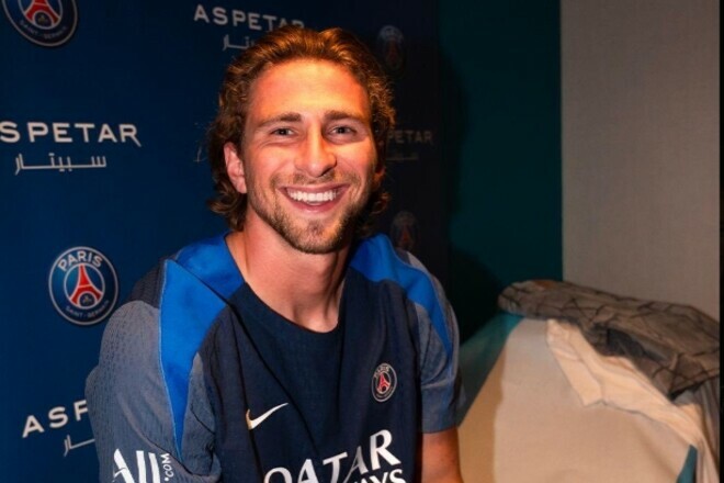 ВІДЕО. Перші слова Забарного після підписання контракту з ПСЖ