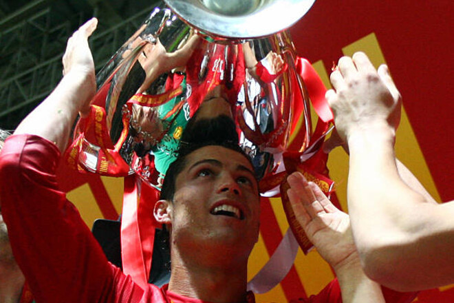 Ровно 22 года назад Роналду стал «красным дьяволом»