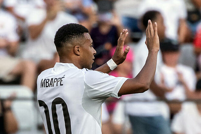 МБАППЕ: «Мені шкода цього воротаря. Це важкі та несправедливі часи»