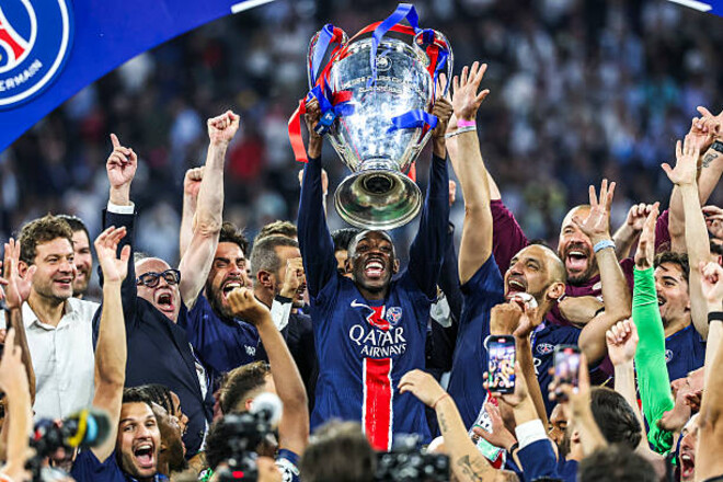 Рівно 2 роки тому головний претендент на ЗМ-2025 став гравцем ПСЖ