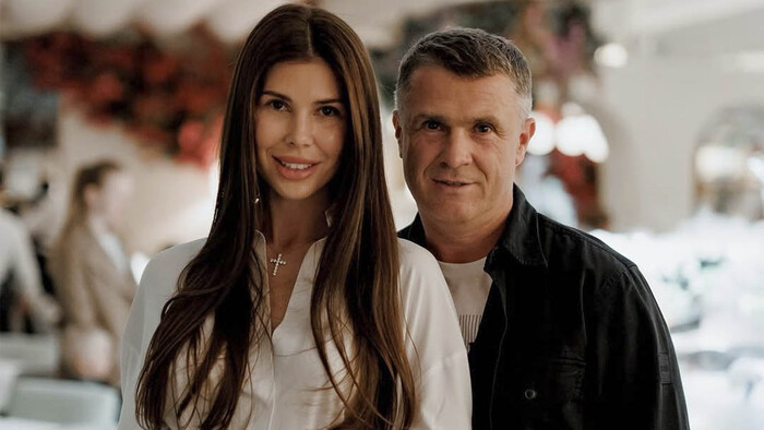 ФОТО. Сергій Ребров прибув в Україну та заїхав у дорогий готель