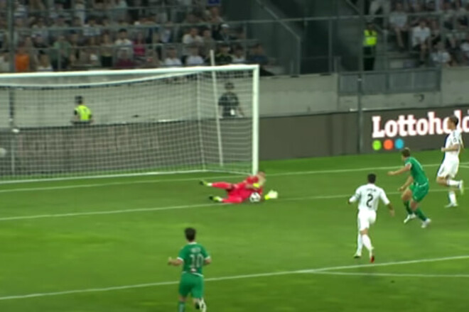 ВИДЕО. Лунин намертво зафиксировал мяч после выхода соперника один на один