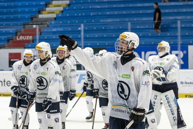 Оборонец Глеб Петров и его Пльзень неудержимые в межсезонье