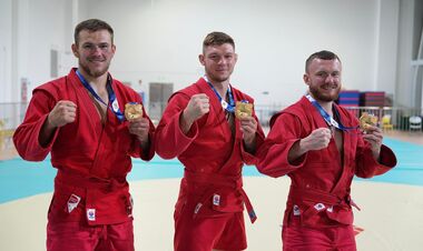 Боевое самбо. Три украинца взяли золото Всемирных игр, победив нейтралов