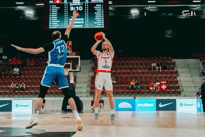 Украина уже не первая. Швейцария и Словакия сыграли между собой