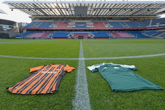 ФОТО. Шахтар прибув на стадіон у Кракові, де зіграє проти Панатінаїкоса