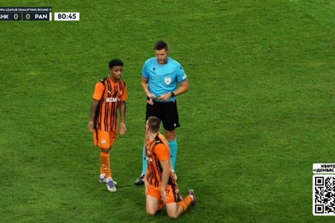 ФОТО. Туран збожеволів. Очеретько отримав червону в матчі з Панатінаїкосом