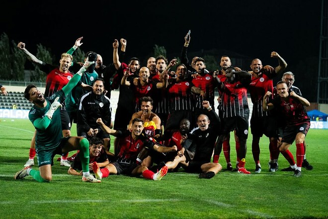 Красные черти. Чемпион Гибралтара в серии пенальти гарантировал евроосень