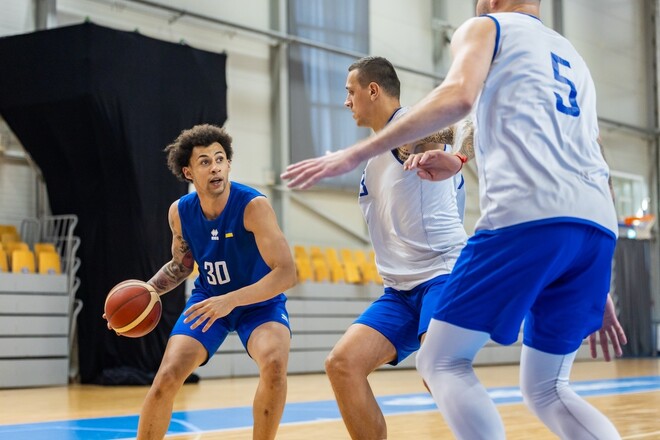 ФОТО. Сборная Украины по баскетболу готовится к игре со Швейцарией