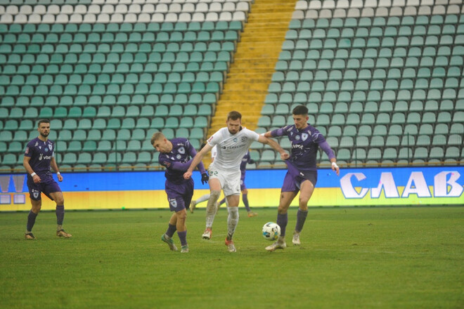 П'ята нічия поспіль. ЛНЗ і Ворскла голів не забивали