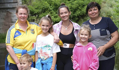 ФОТО. Дружина екс-динамівця повернулася в Україну та підкорила серця
