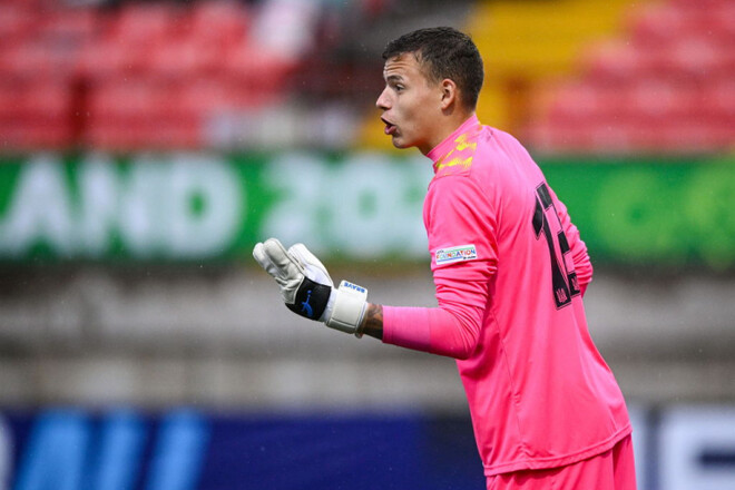 ВИДЕО. Крапивцов вышел на поле из-за удаления Гассаниги и пропустил с точки