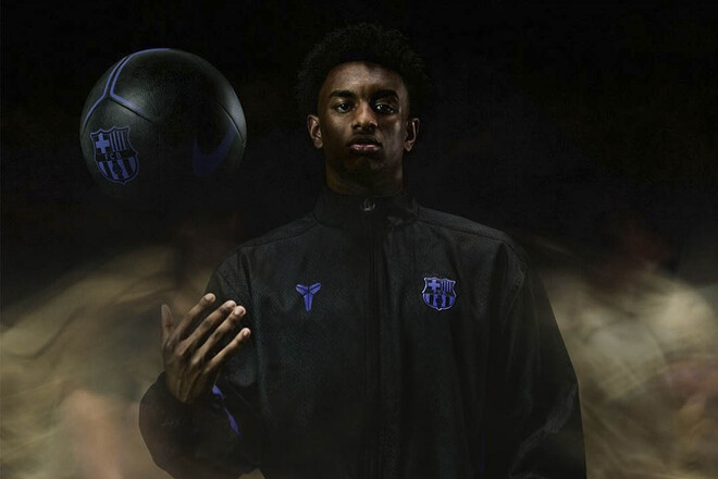 ВИДЕО. Футболист Барселоны построил школу и профинансировал колодец