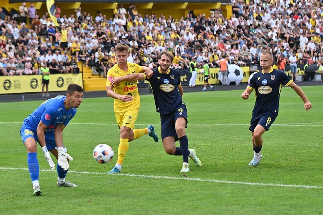 Перша ліга. Агробізнес грає з Металістом. Стартові склади