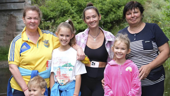 ФОТО. Дружина екс-динамівця повернулася в Україну та підкорила серця