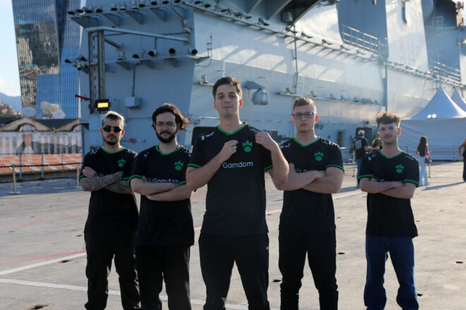 Imperial выиграли трофей по CS2 на авианосце в Бразилии