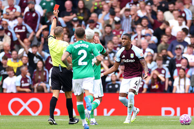 Гравець Астон Вілли отримав уже третє вилучення в АПЛ