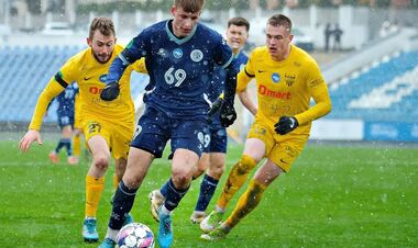 ФОТО. Игроки Кудровки поддержали партнера, который получил ужасную травму